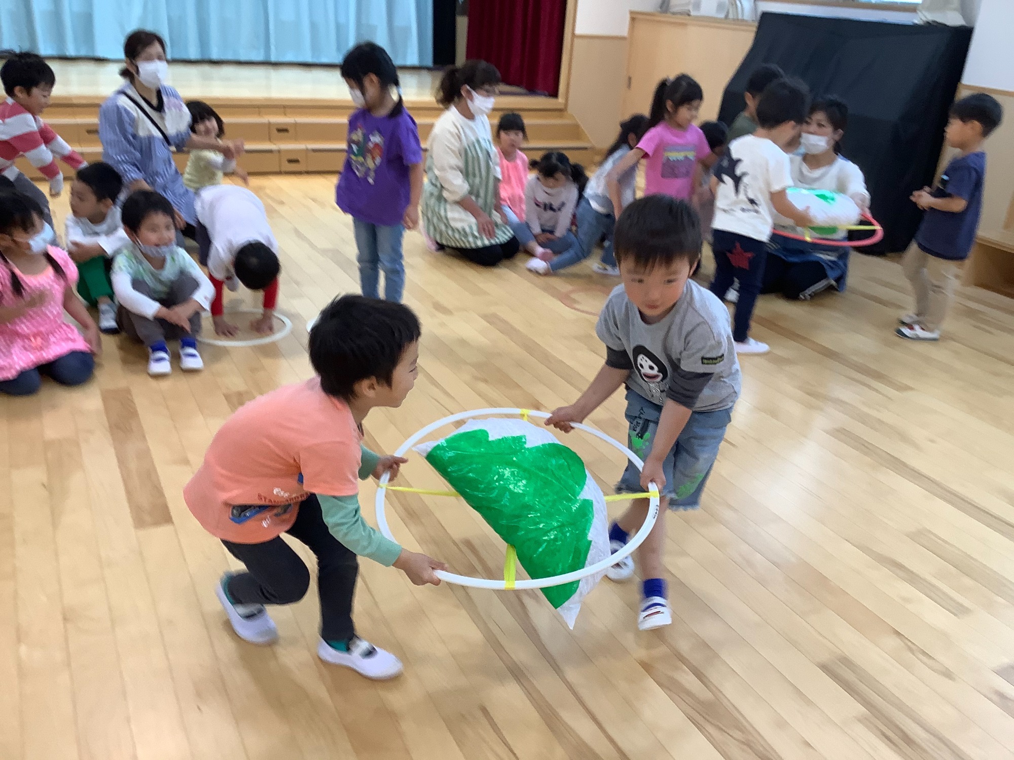園の様子 社会福祉法人志芳福祉会 福生杉ノ子保育園 杉ノ子第二保育園 杉ノ子第三保育園 園の様子 社会福祉法人志芳福祉会 福生杉ノ子保育園 杉ノ子第二保育園 杉ノ子第三保育園